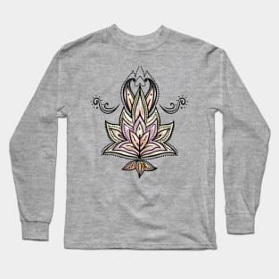 Elegant decorative mandala design Long Sleeve T-Shirt